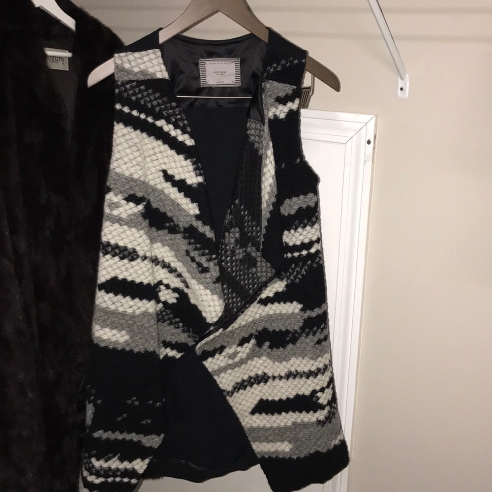 Sweater vest